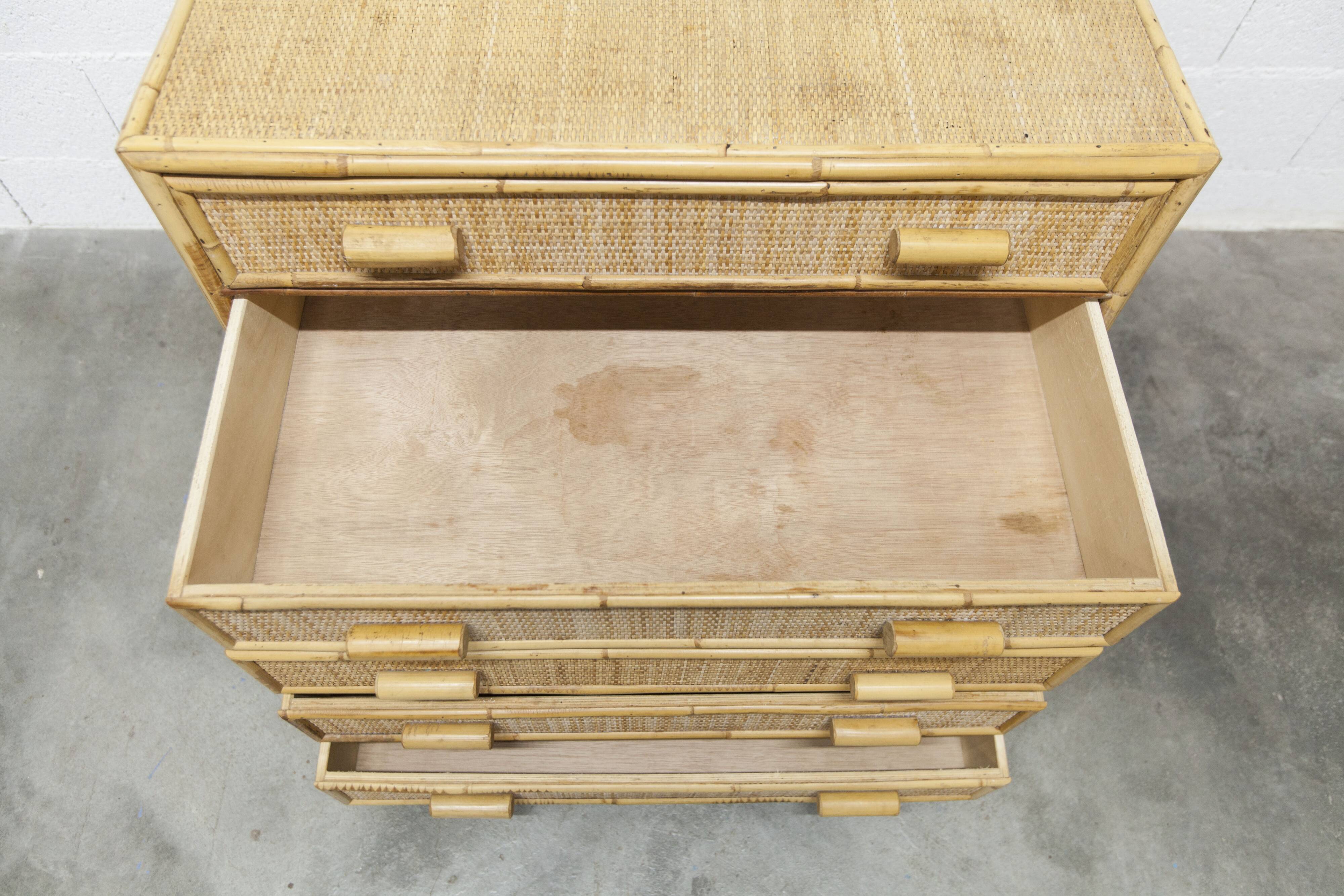 Rattan chest of drawers with 5 drawers from the 1970s.