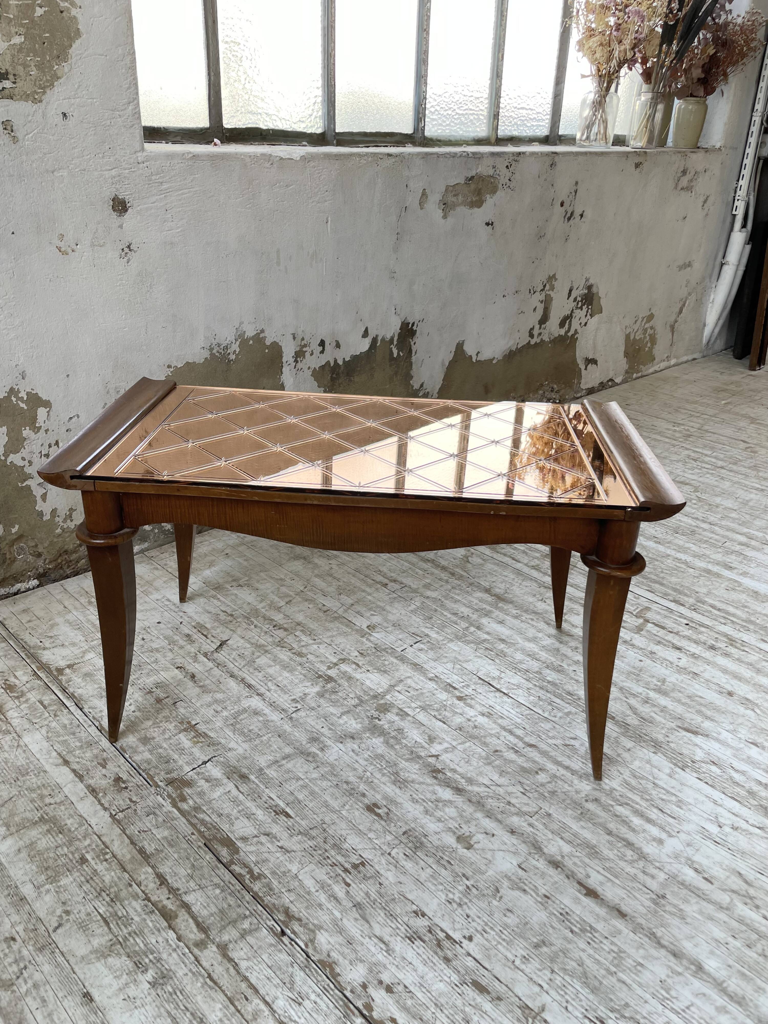 60s coffee table with pink mirror