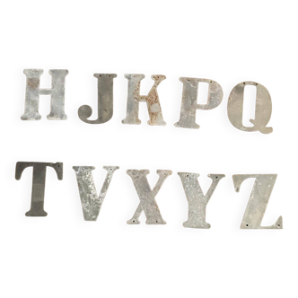 10 galvanized metal letters