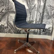Herman Miller EA105 chair