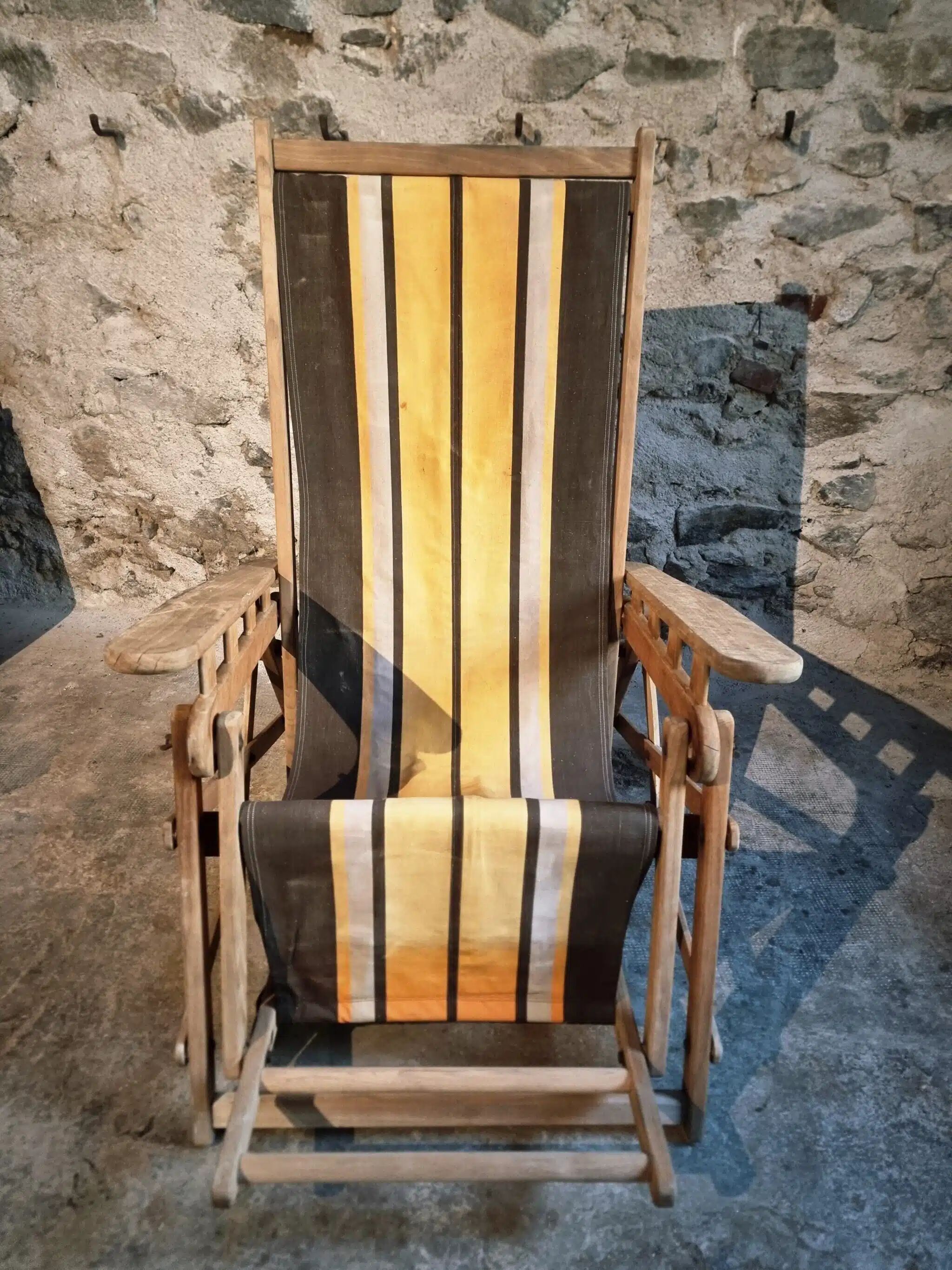 Vintage French folding lounge chair – 1950s/60s in beech with striped canvas, adjustable recliner