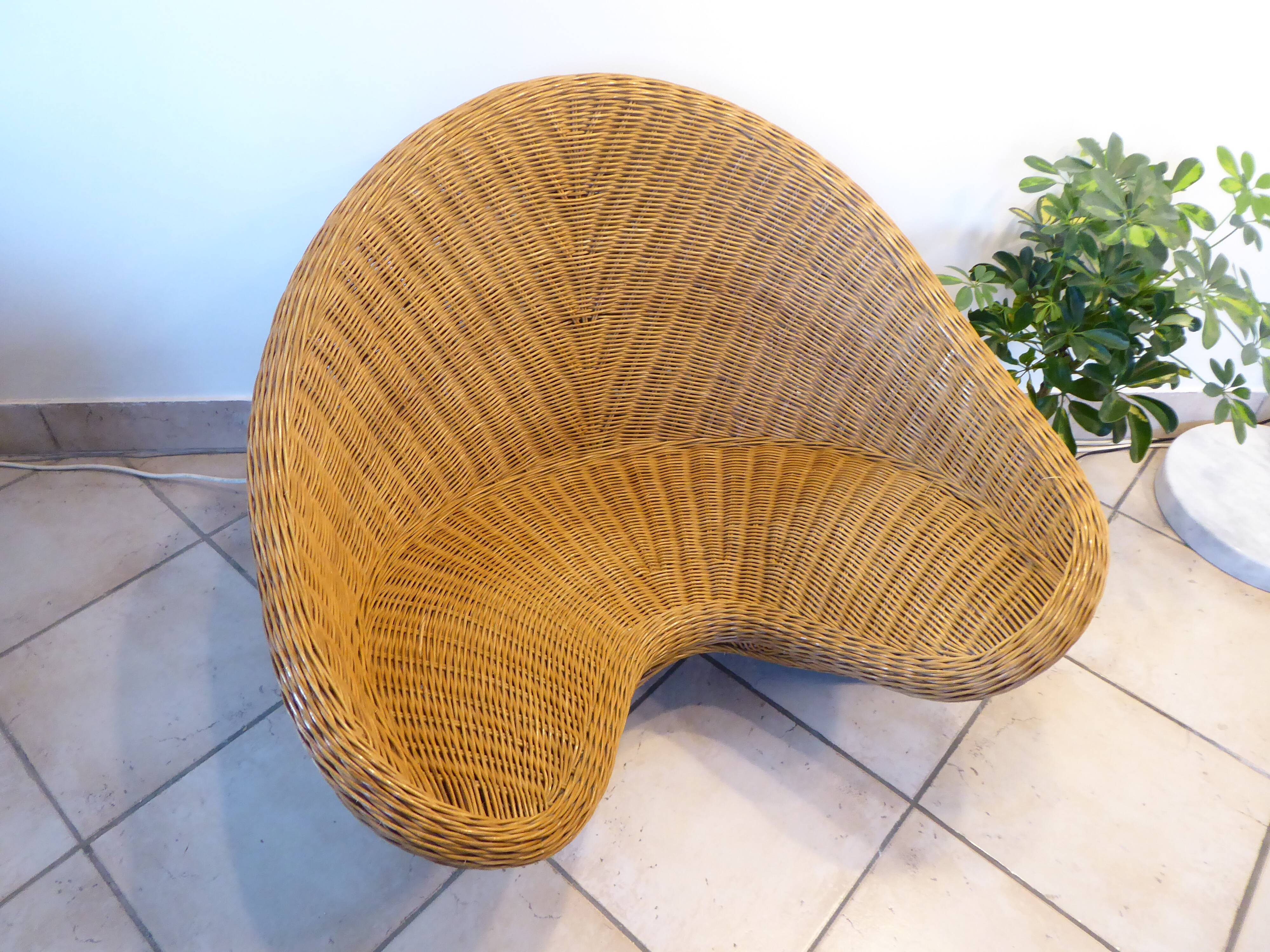 Wicker lotus armchair