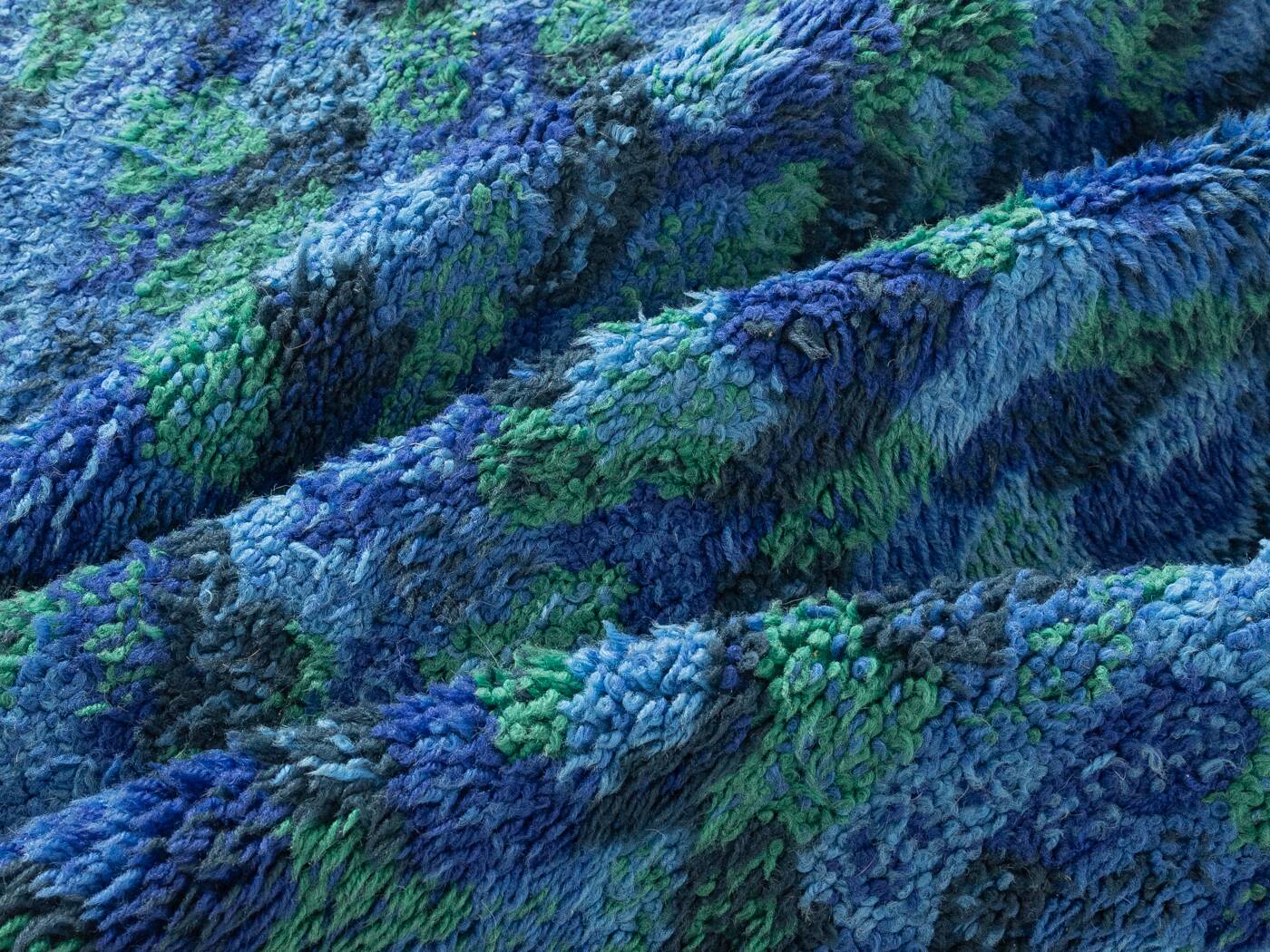 1970s shag carpet, 250 x 350