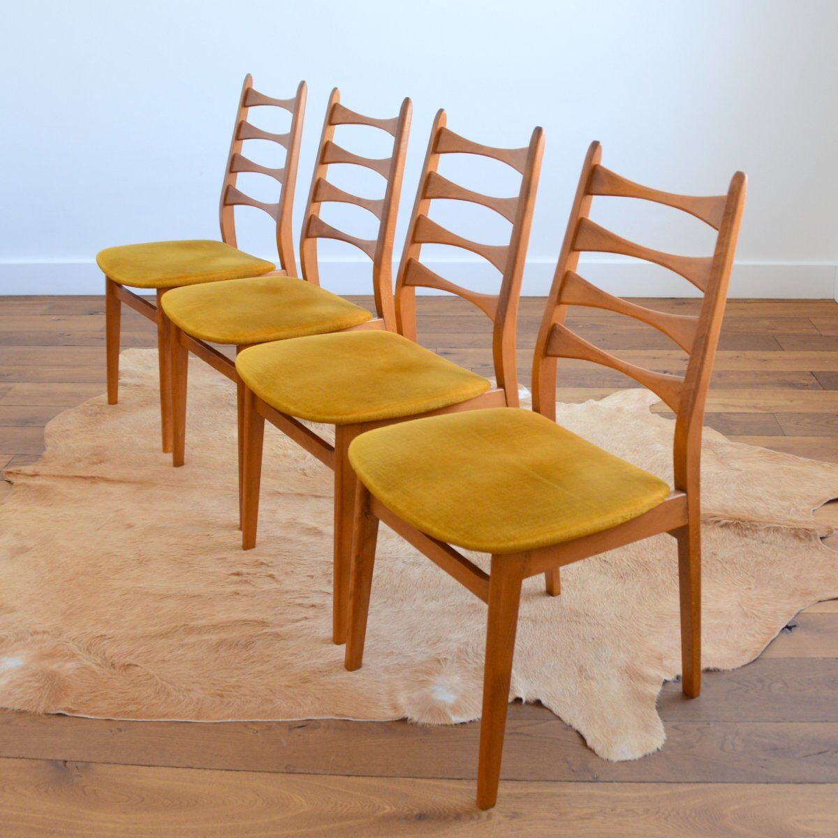 Suite de 4 chaises scandinave 1960s