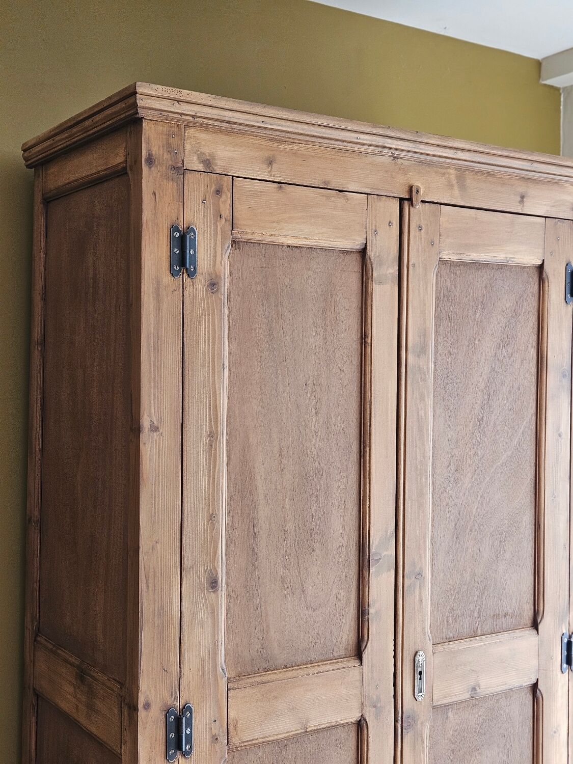 Parisian wardrobe armoire 1936 renovated | PIA