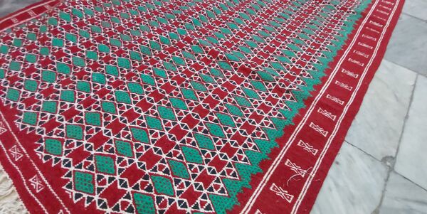 Tapis traditionnel rouge et vert en pure laine 115x210cm