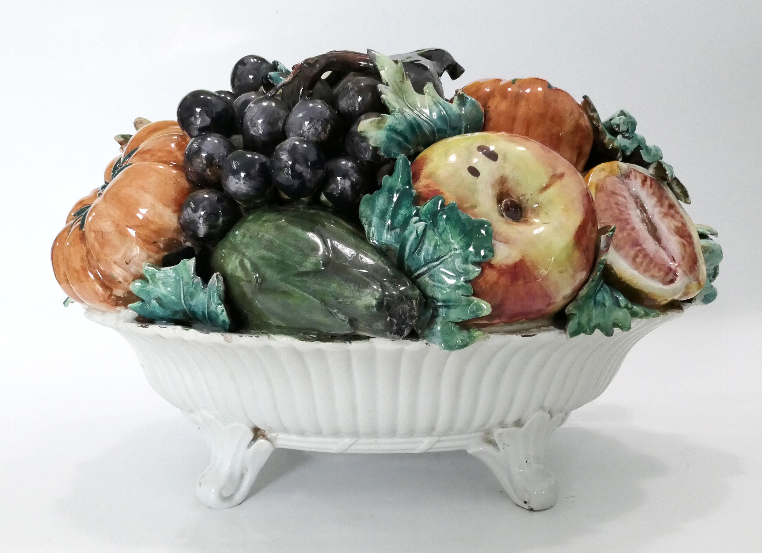 Coupe fruits et légumes en trompe l'oeil en céramique fin 19e