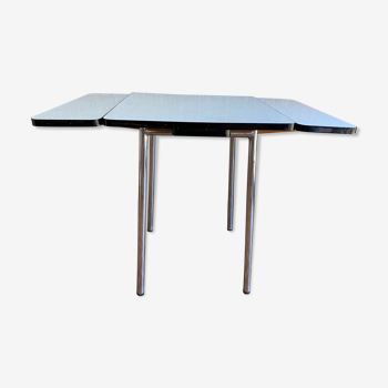 Table en formica bleue