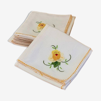 Set of 8 vintage floral napkins