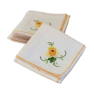 Set of 8 vintage floral napkins