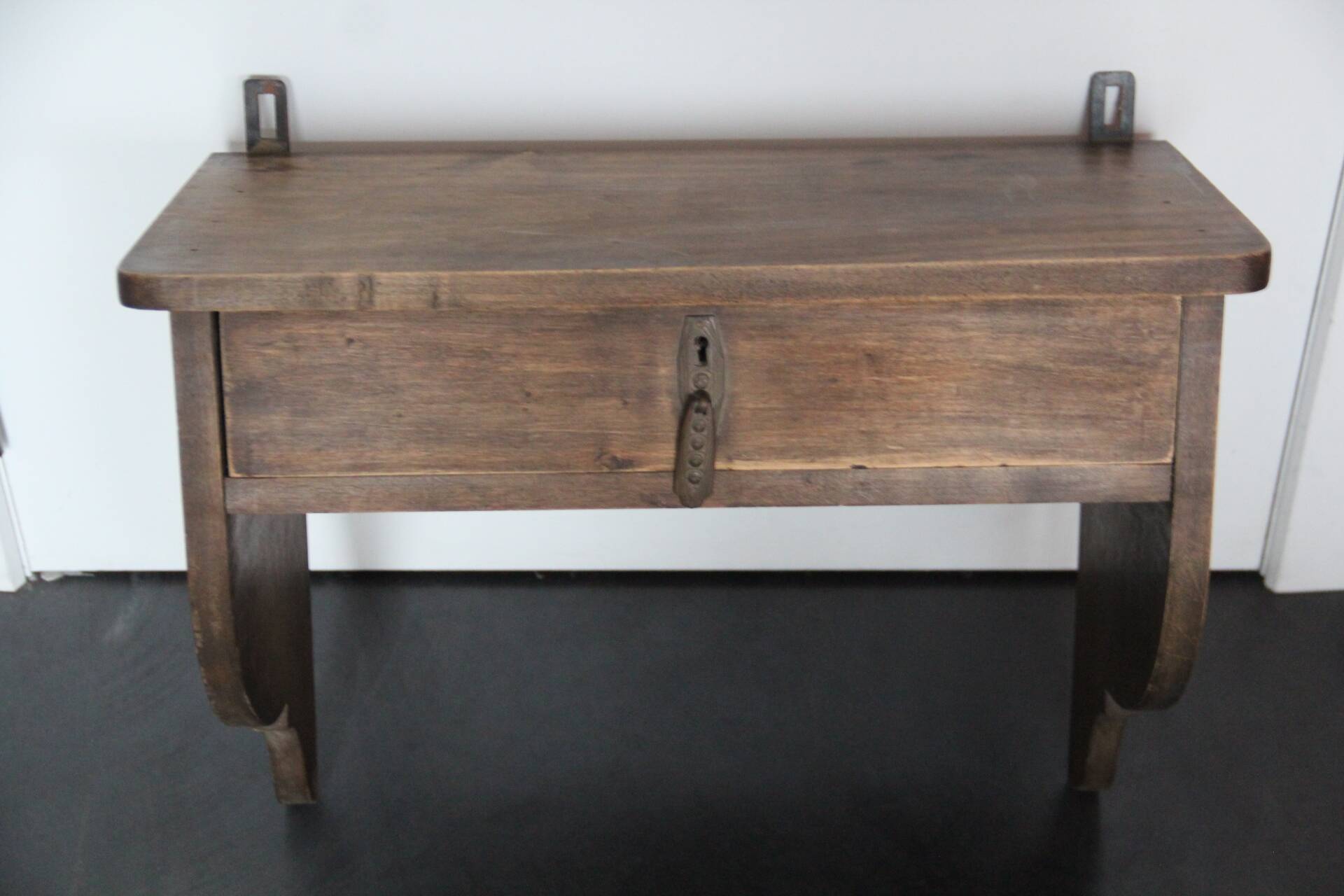 Side shelf with drawer