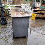 Furniture with 11 drawers