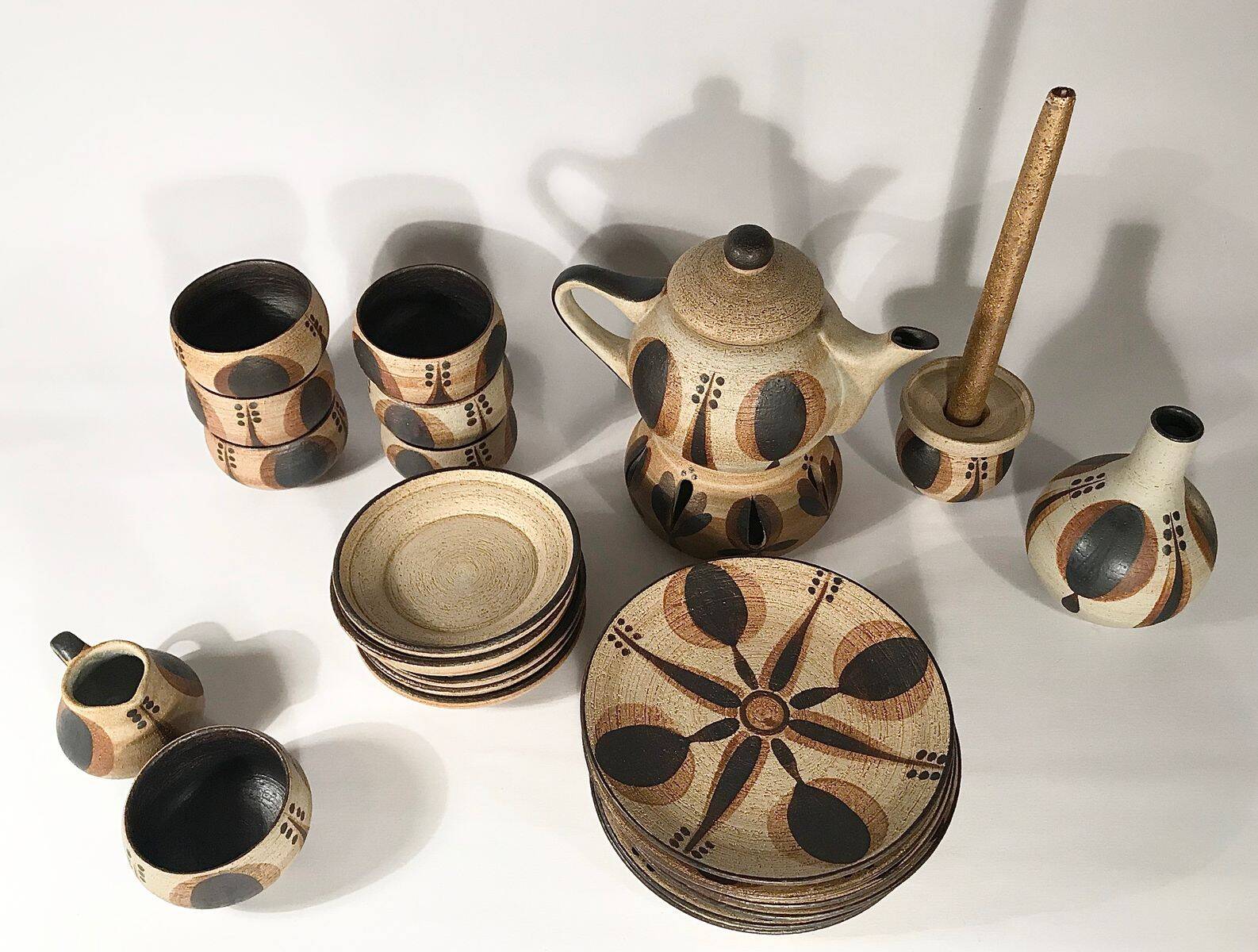 Vintage 24-piece ceramic coffee set from Sgrafo Modern, 1960s, Set of 24