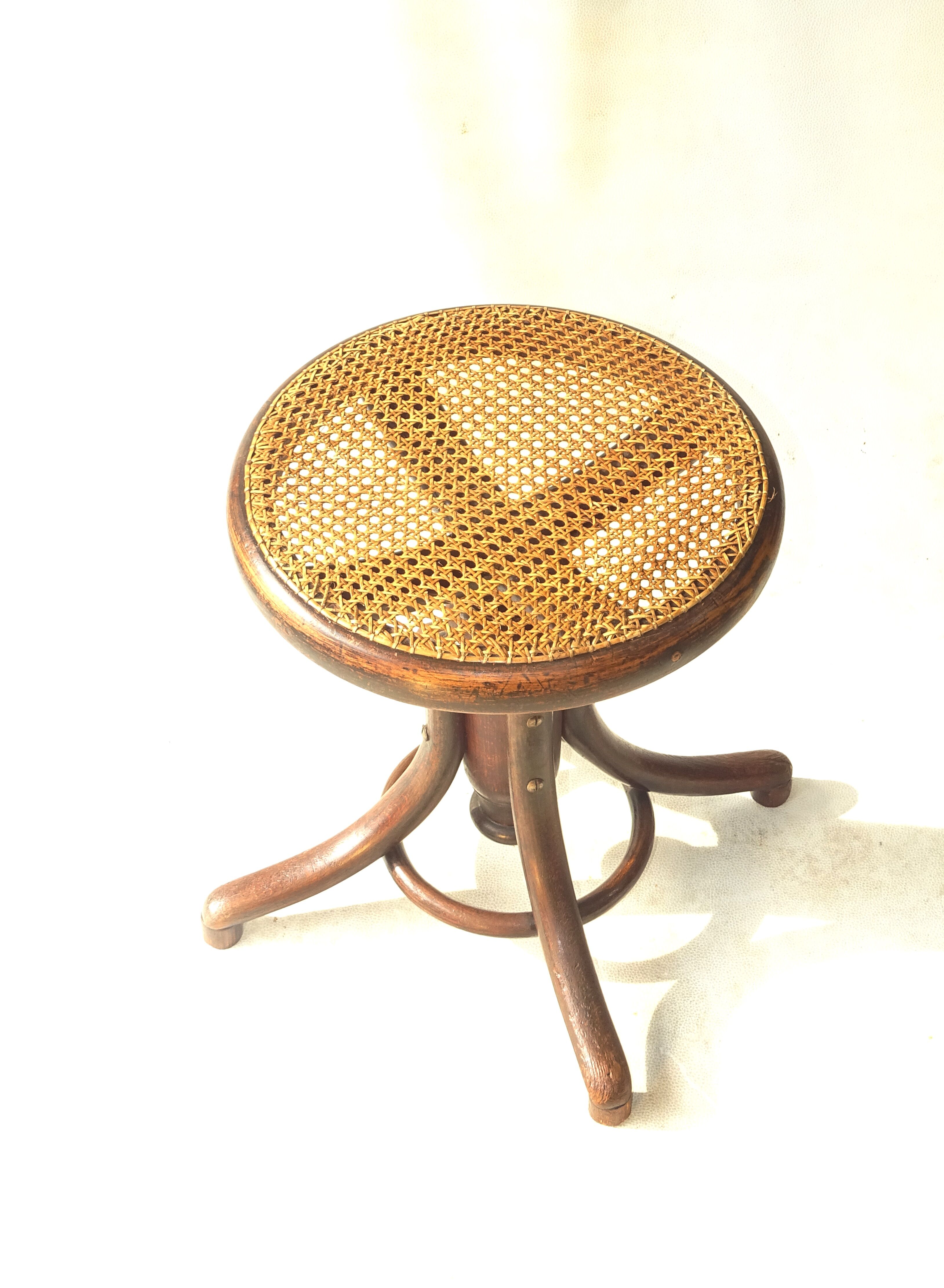 Thonet 1890 piano stool, canna