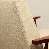 Scandinavian style set lounge chair and ottoman footrest in boucle fabric natural dark wood Mid Cent