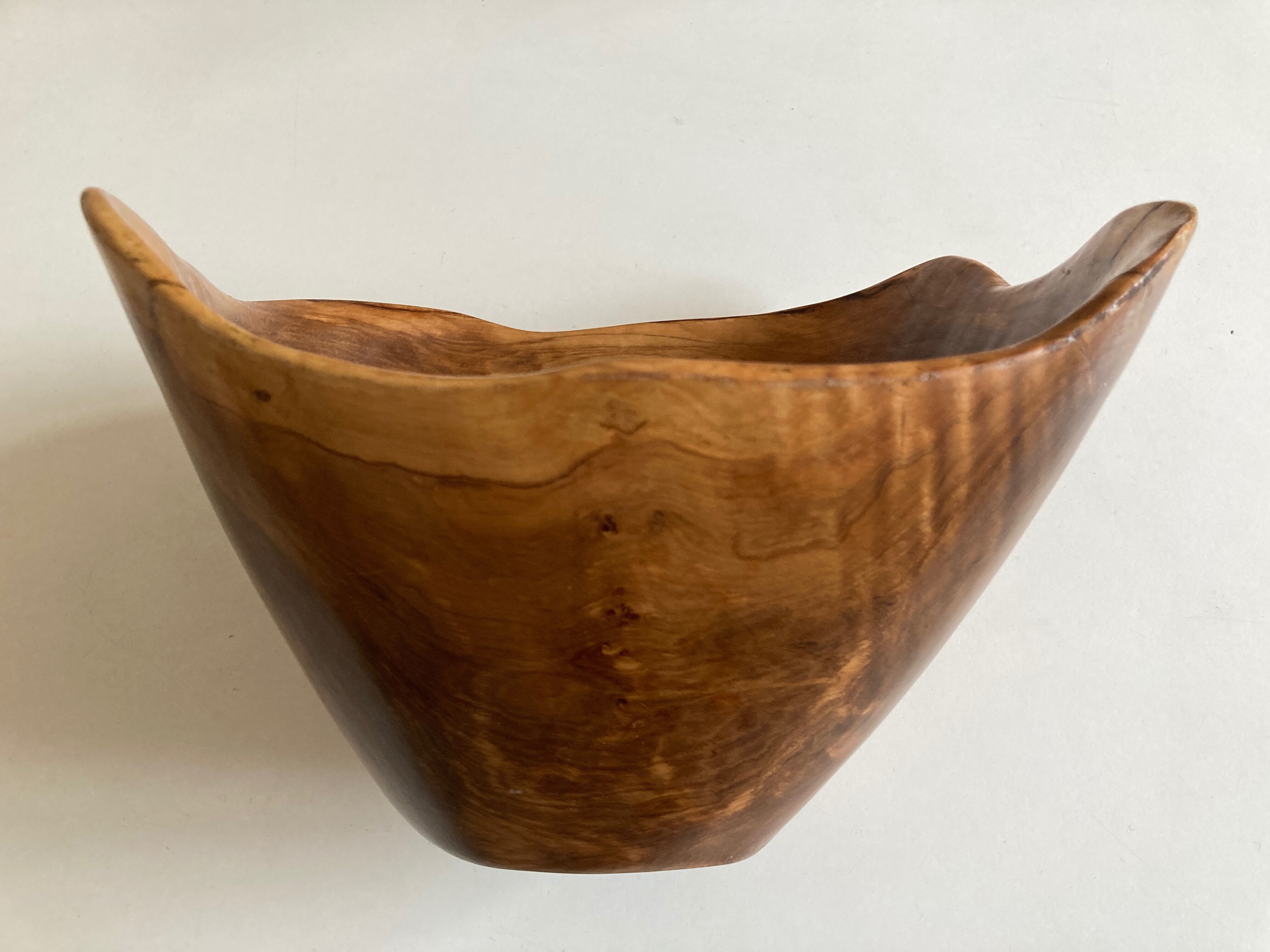 Saladier centre de table en bois d'olivier 1960 forme libre