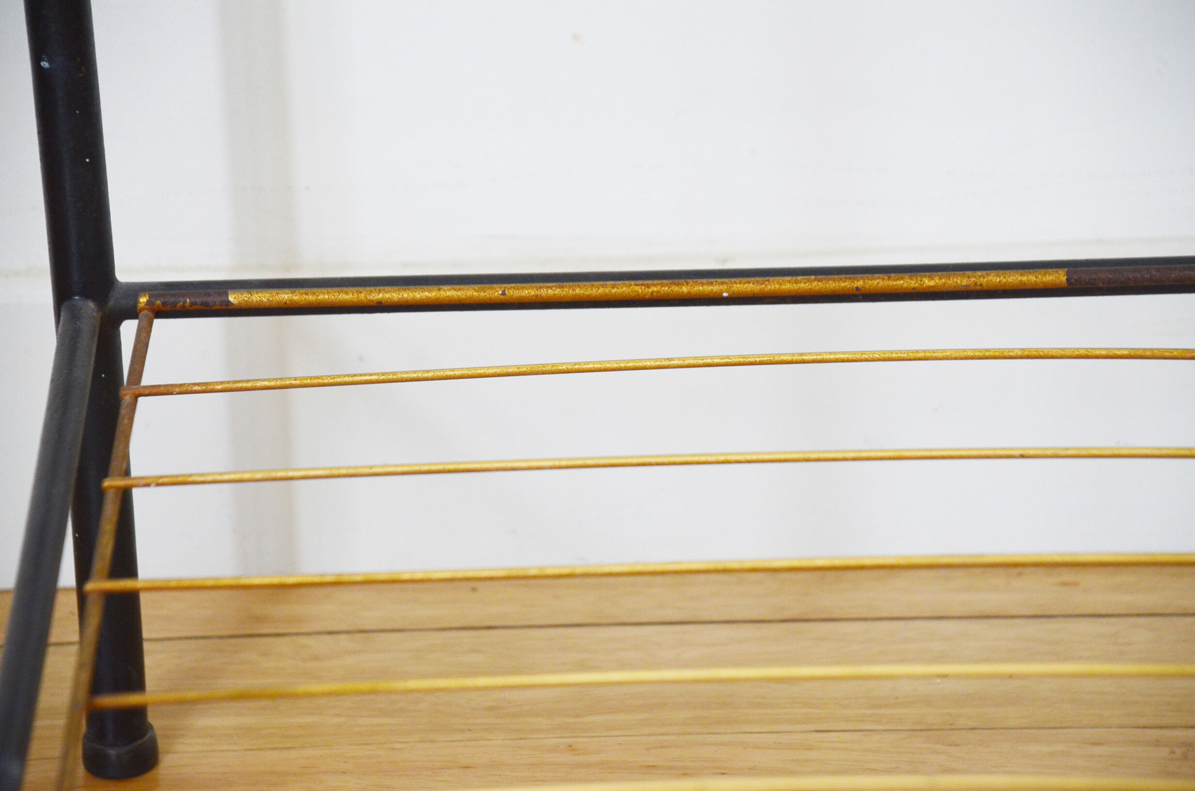 Table low glass magazine rack 50s