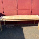 Spindle leg farm table