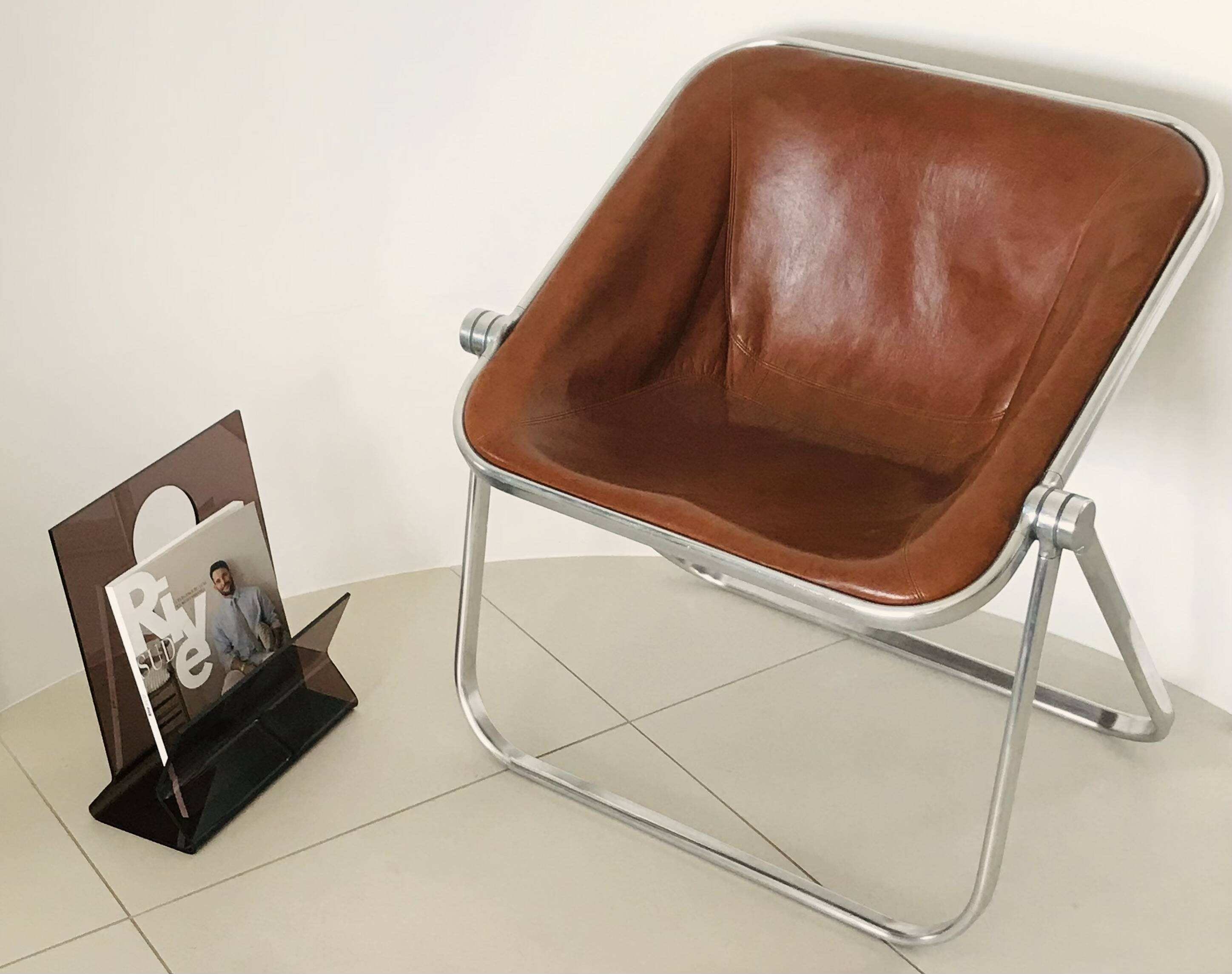 Altuglas magazine rack by Michel Dumas, France, 1970s