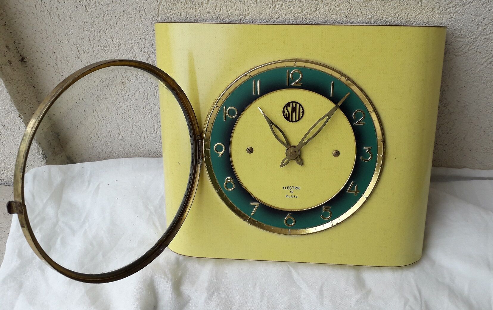 Pendule en formica