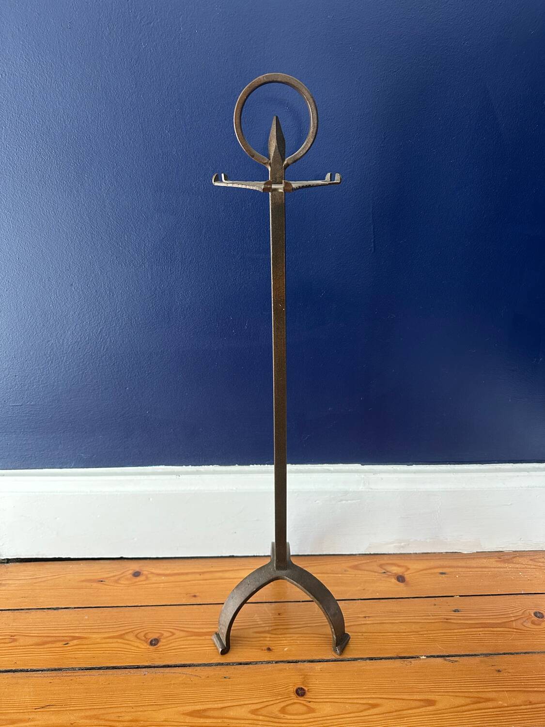 Brutalist fireplace men, 1970