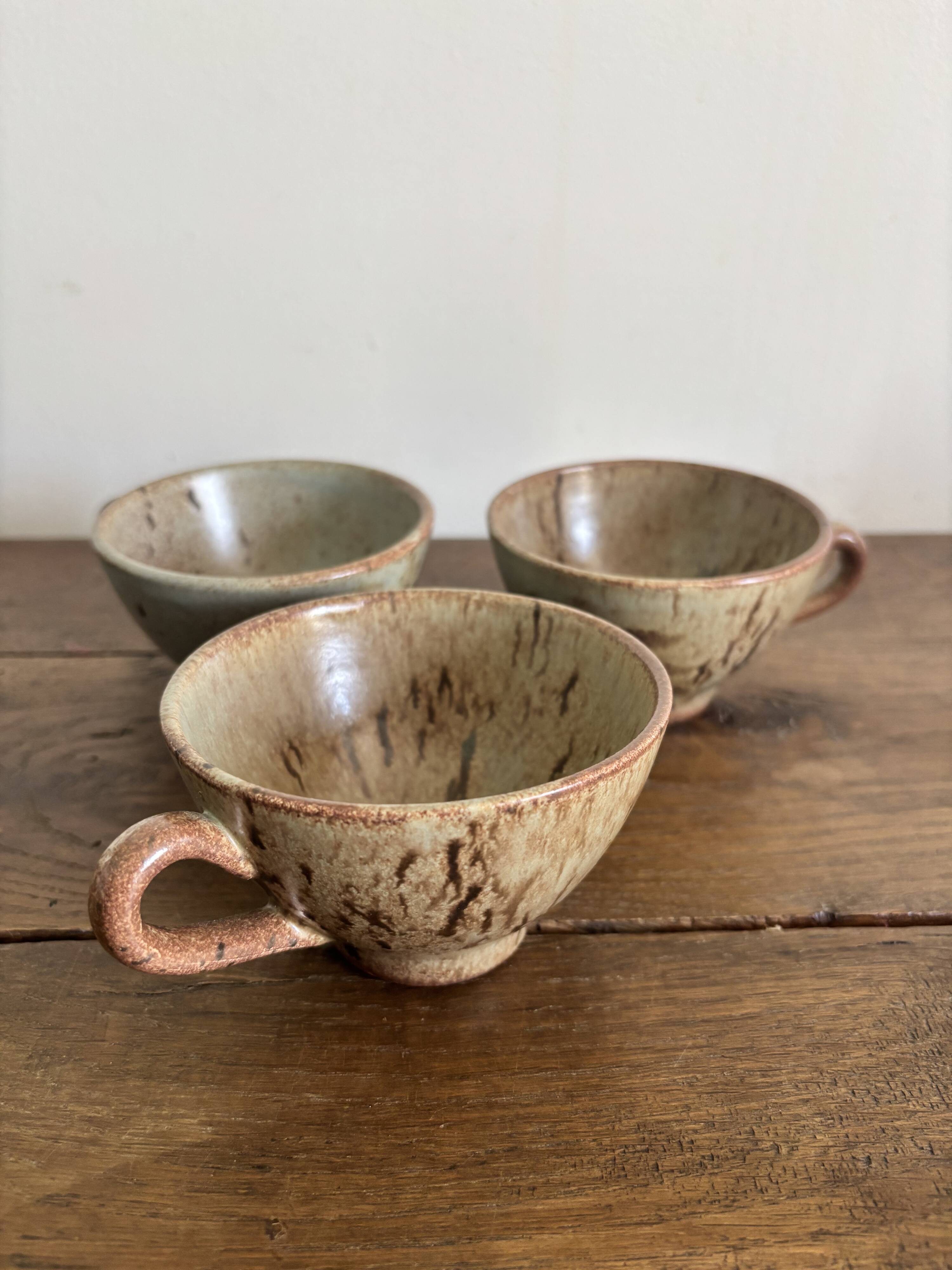 Set of 3 vintage speckled stoneware mugs