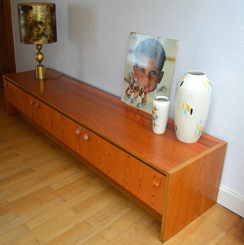 Low sideboard 70s vintage
