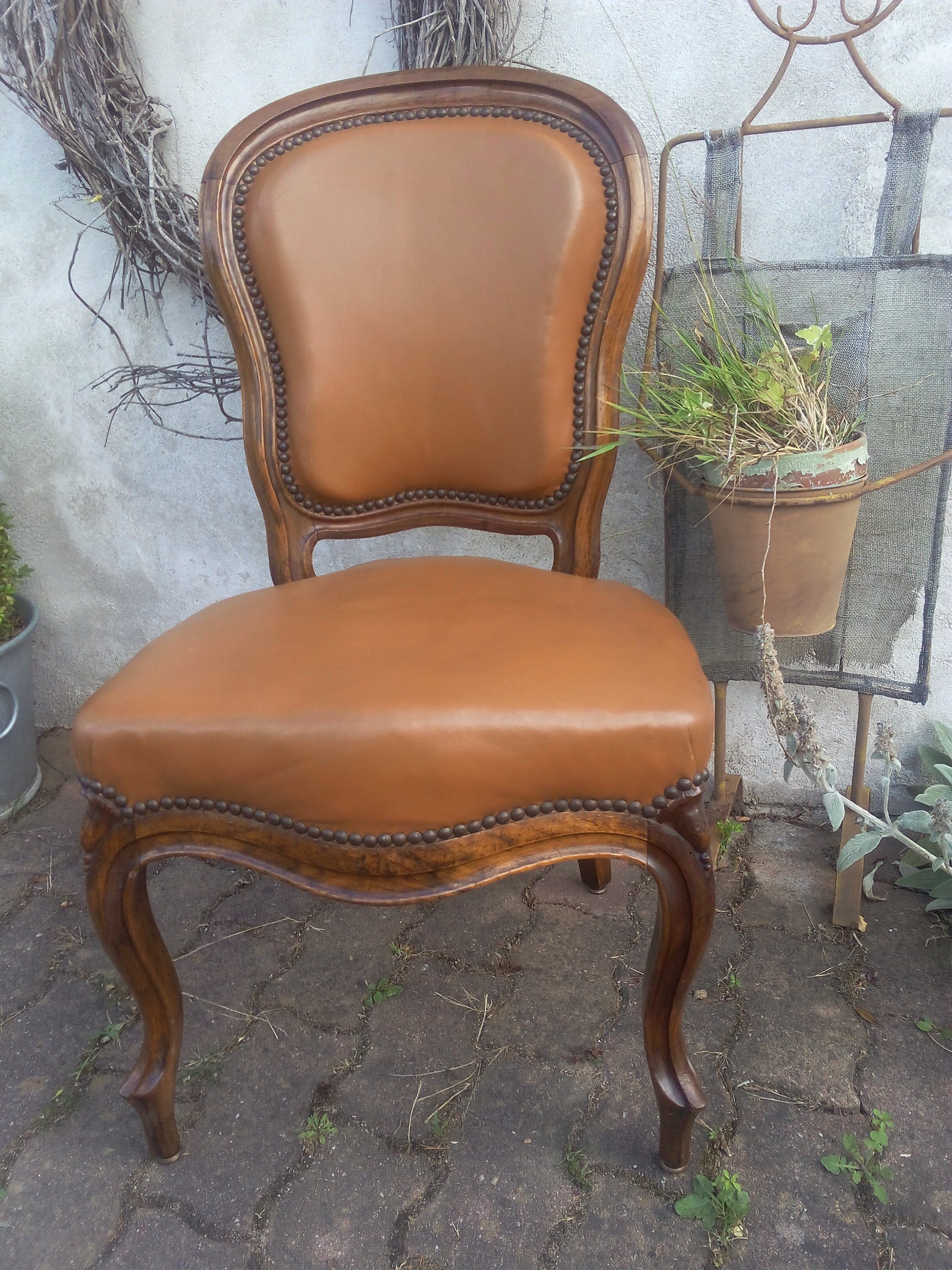 Chaise Louis Philippe en noyer massif