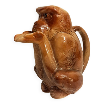 Monkey-shaped slip pitcher
