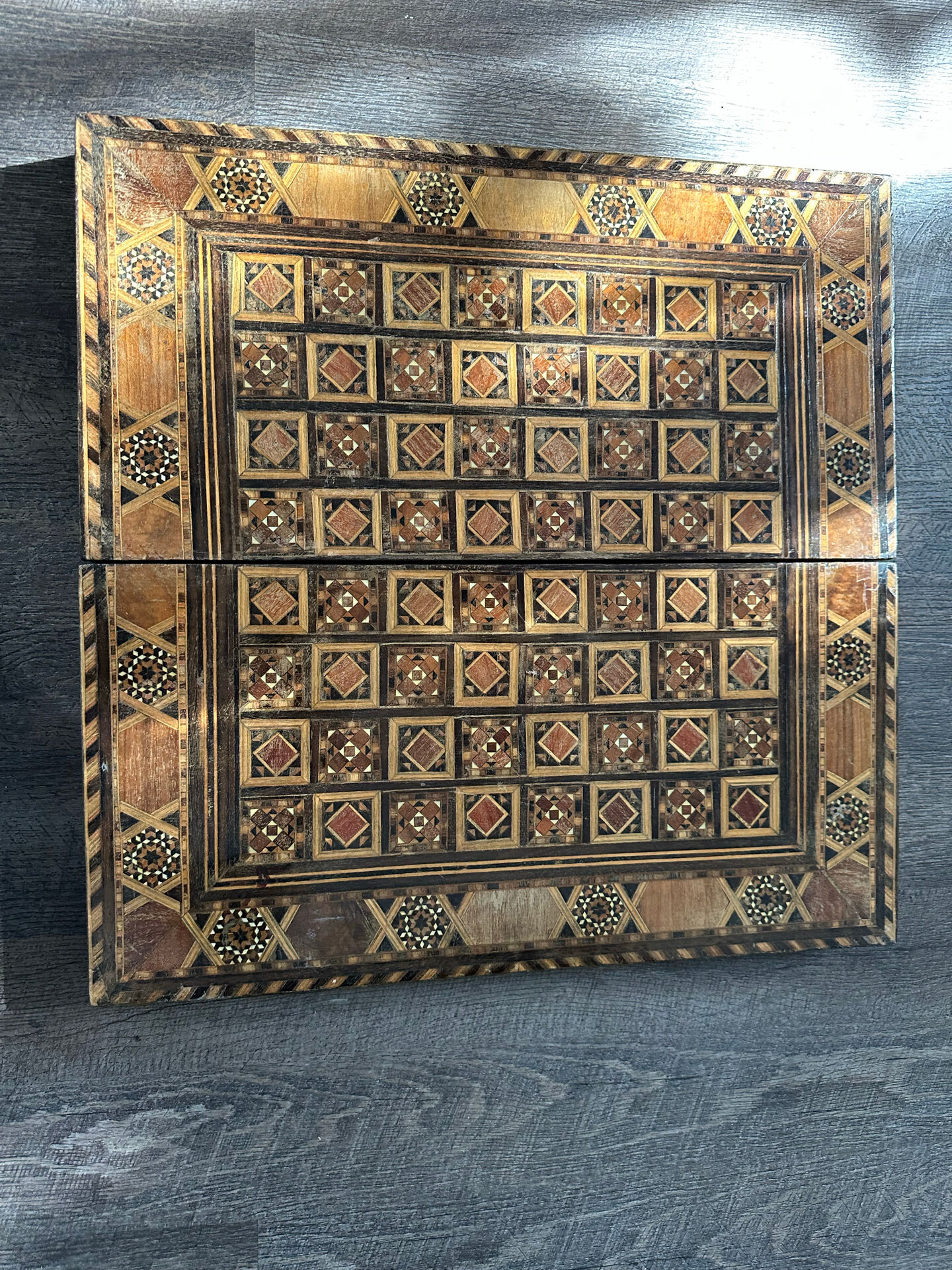 Backgammon game in marquetry