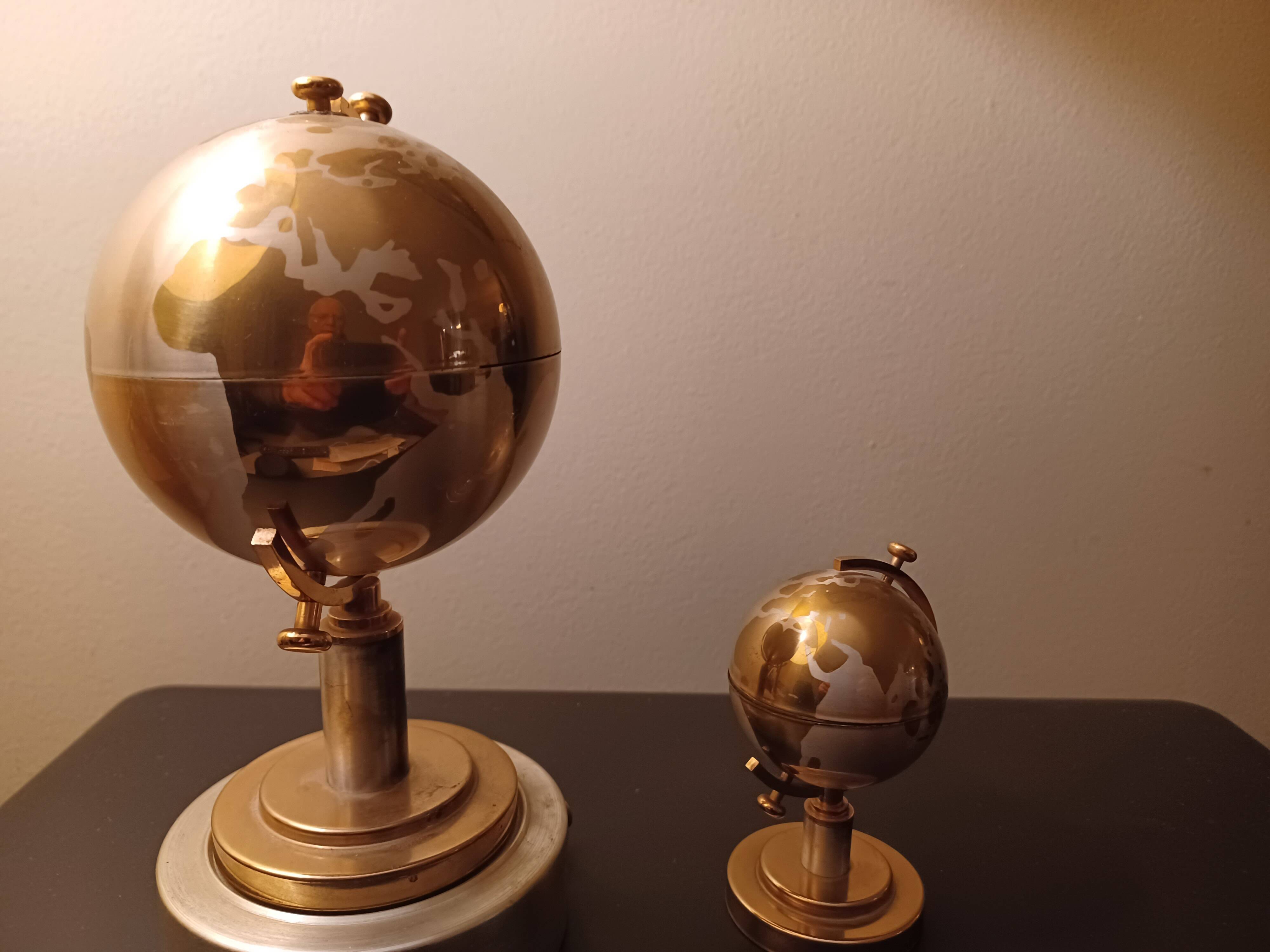 vintage globes cigarette dispenser + lighter