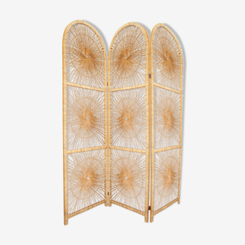 Rattan peacock screen