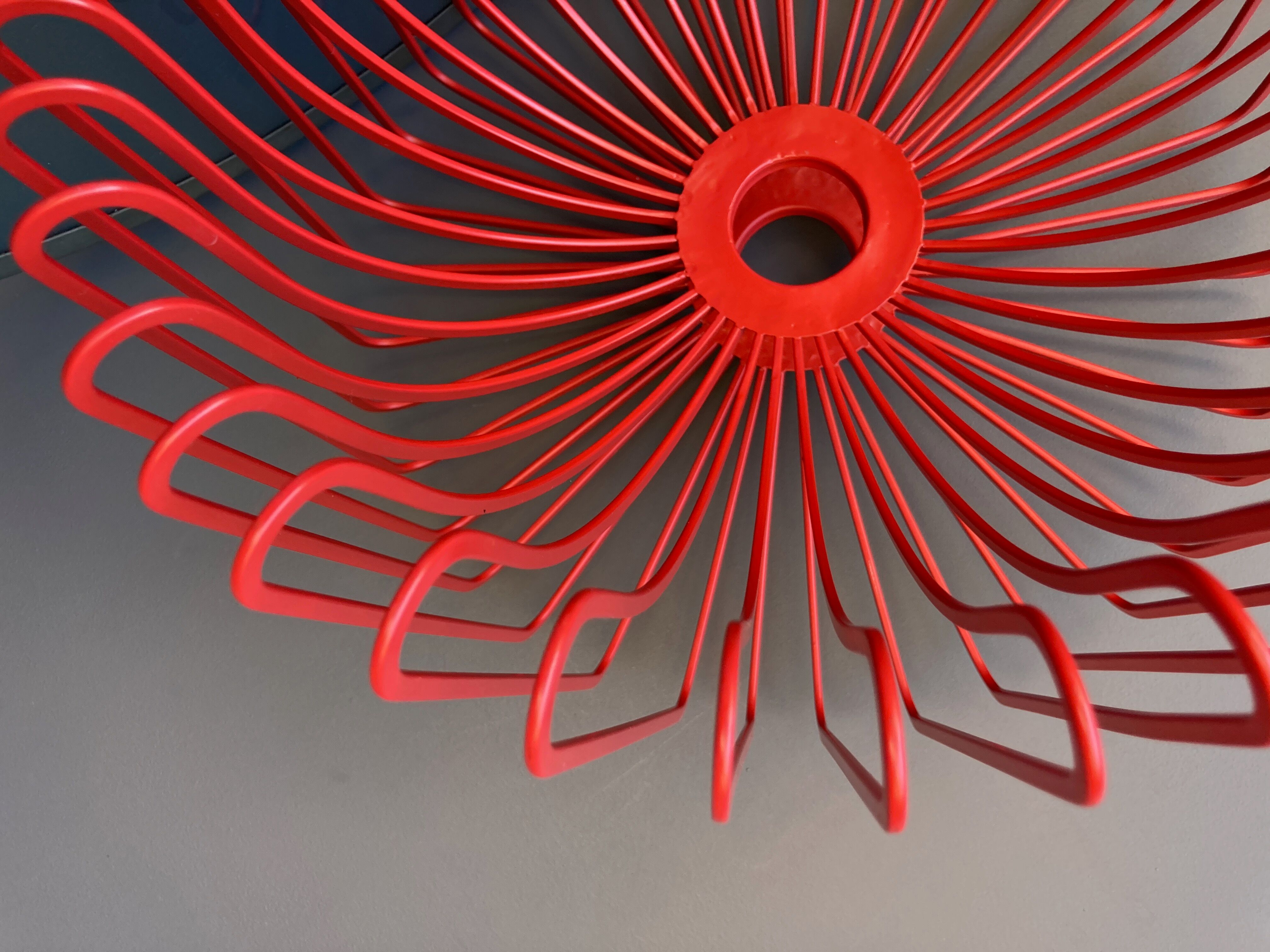 Coupe à fruit design metal rouge