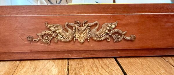 Grand miroir ancien en bois massif et bronze – style Empire
