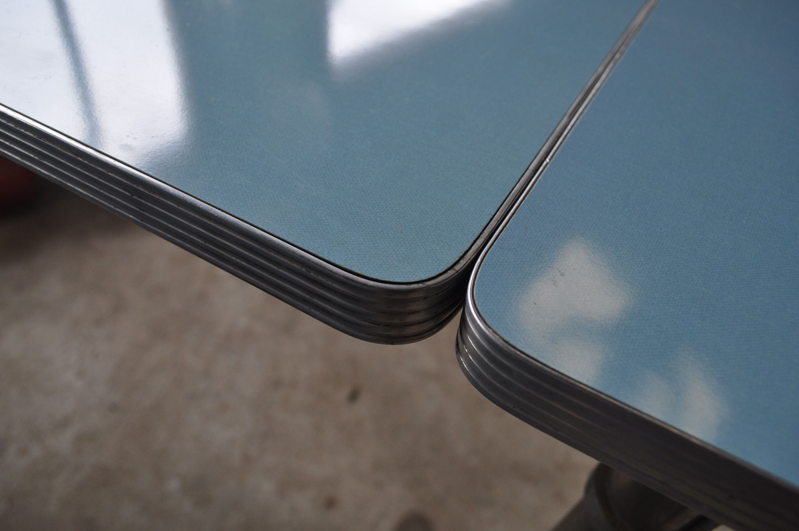Kitchen table and 4 chairs in blue formica