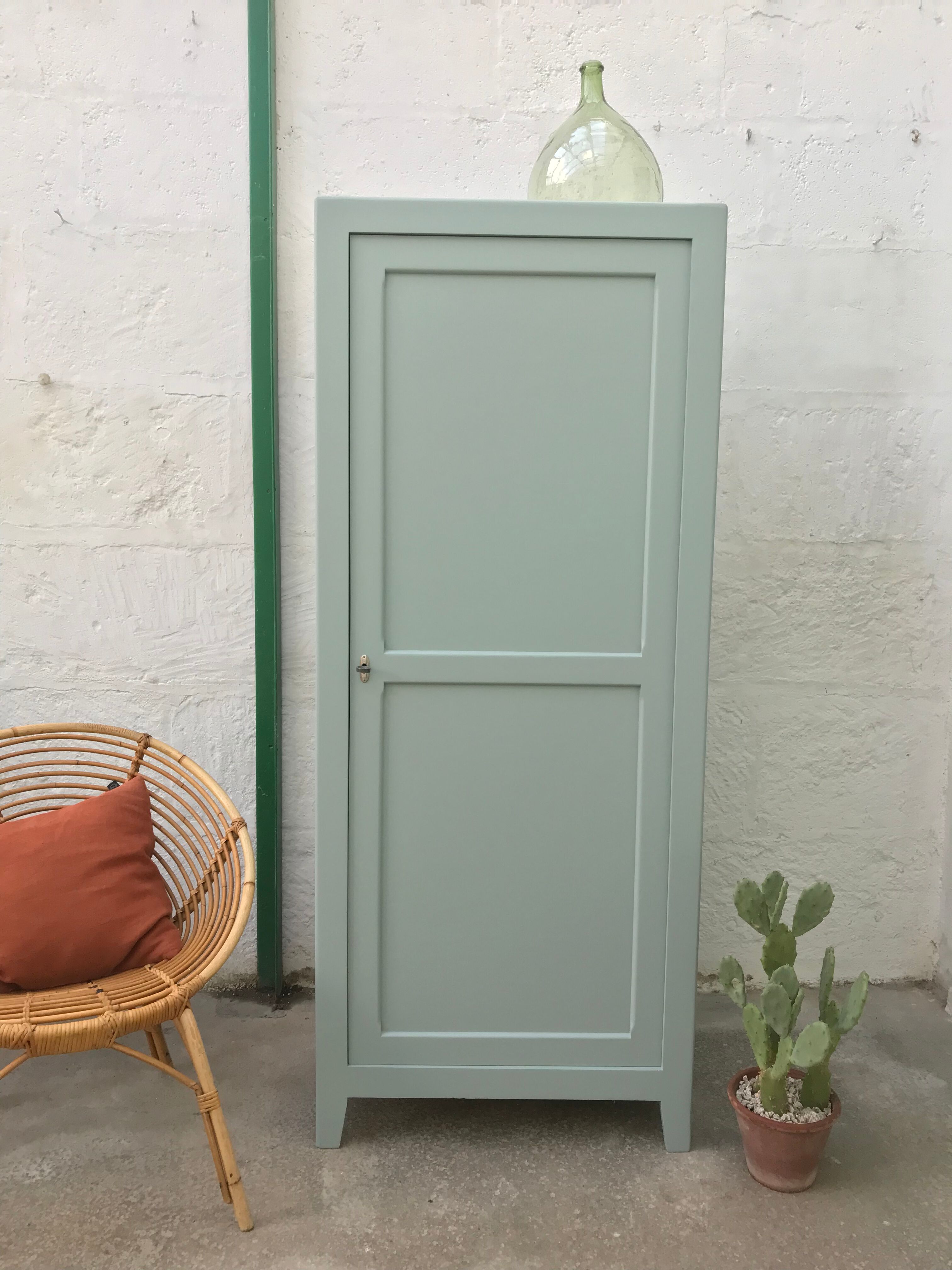 Vert Amande Parisian wardrobe from Ressources