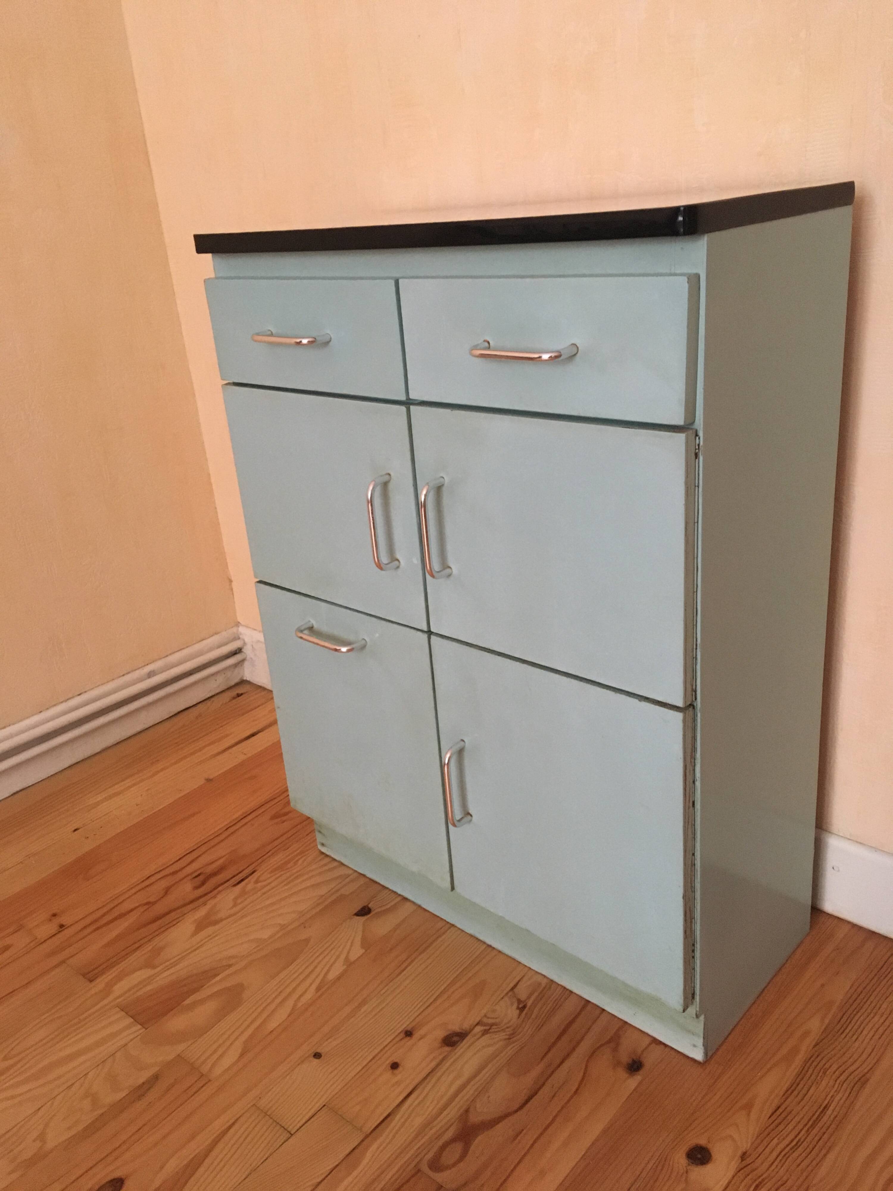 Meuble de salle de bain vert d'eau