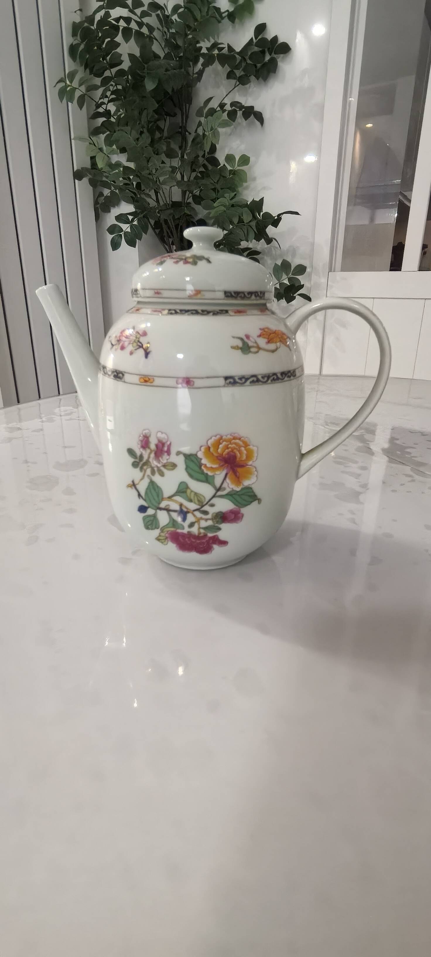 Raynaud Limoges teapot in porcelain