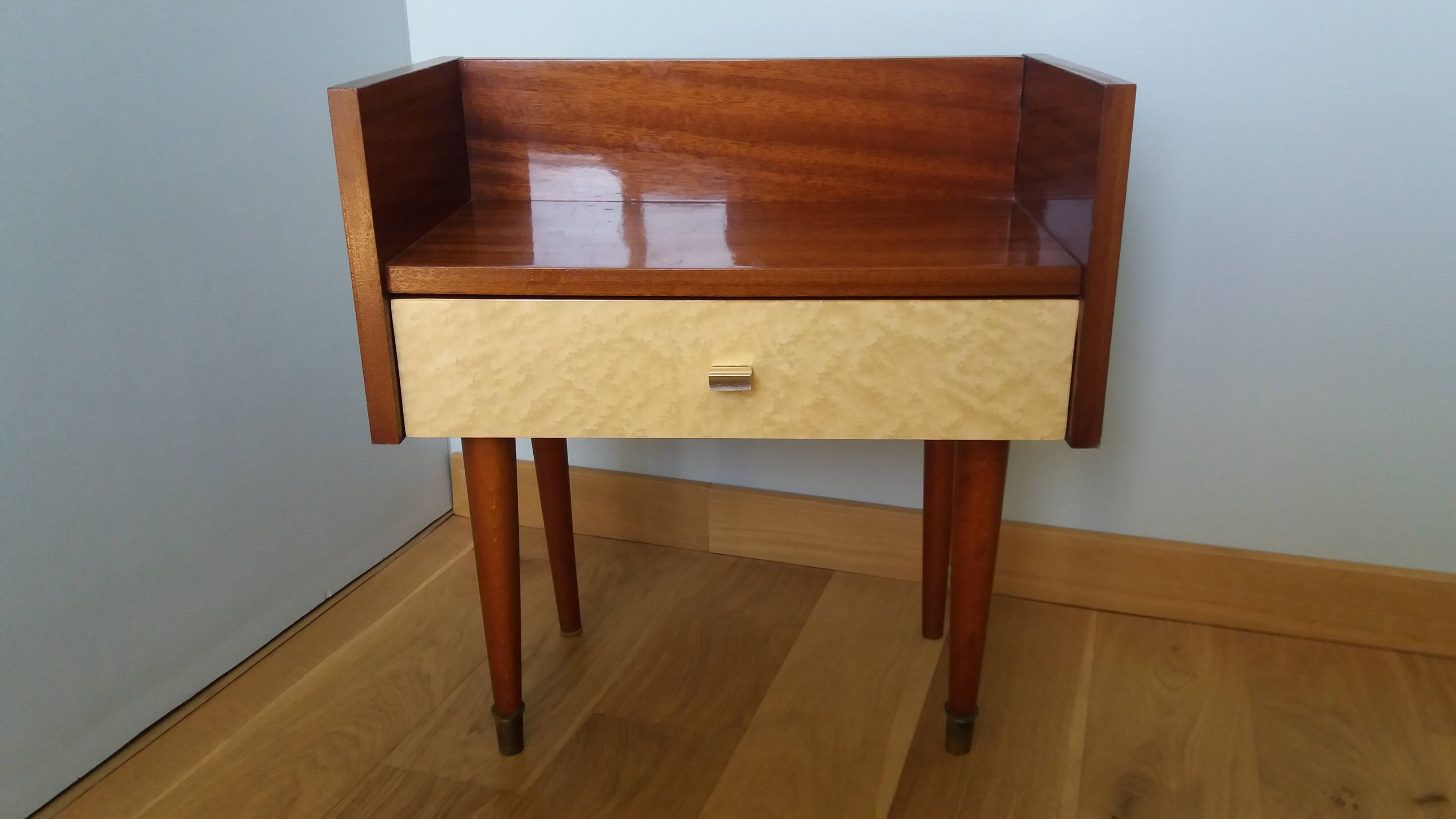 Spindle-legged bedside table