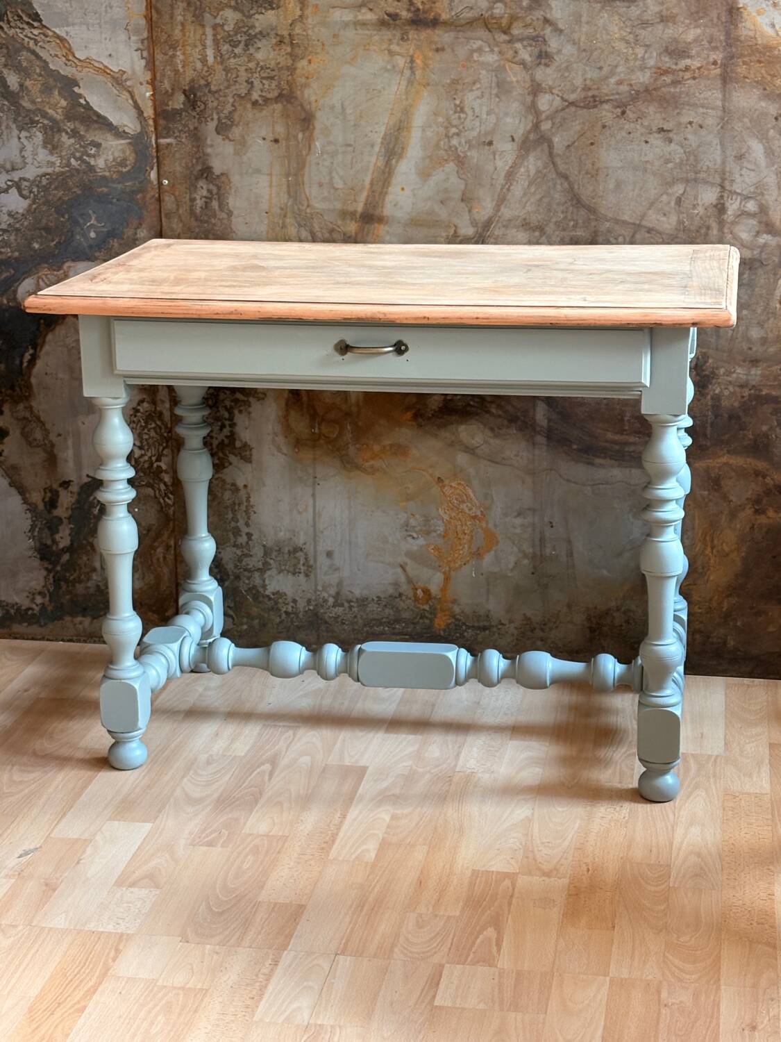 Bureau en chêne début XXeme bois brut et céladon