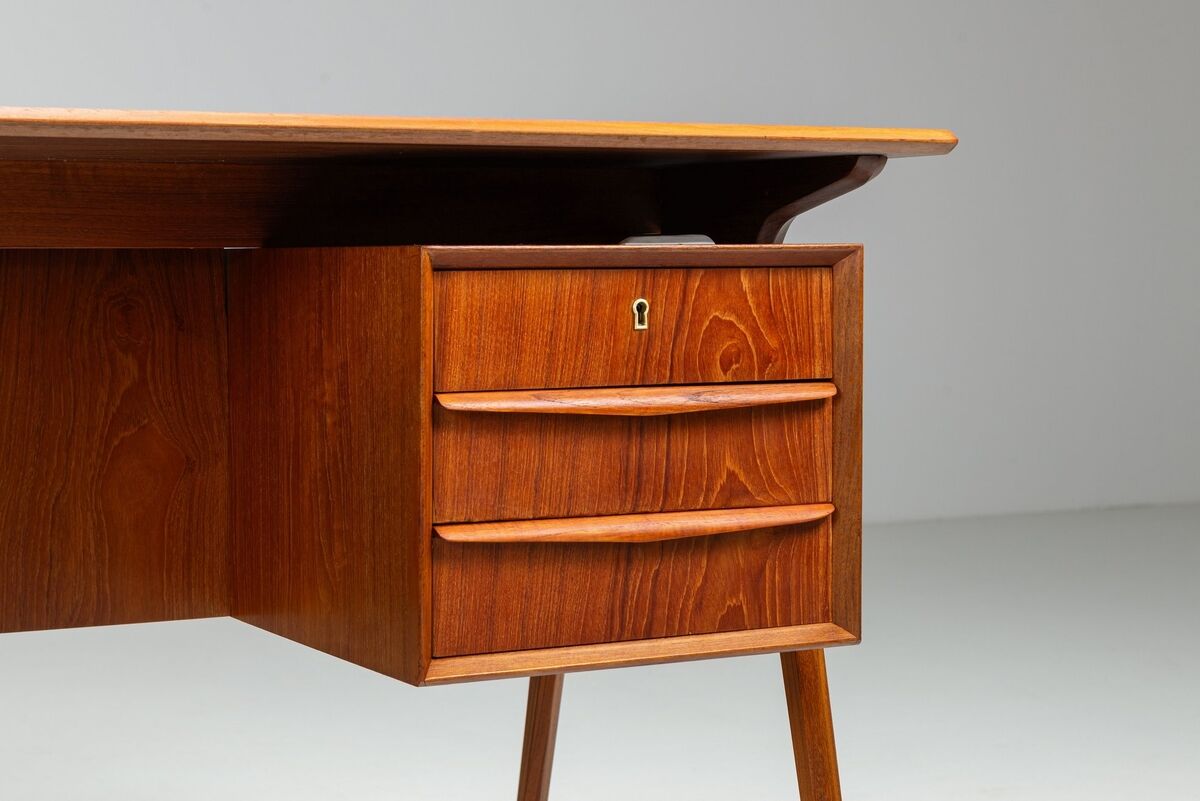 Svend Age Madsen freestanding desk in teak H.P. Hansen Denmark 1960