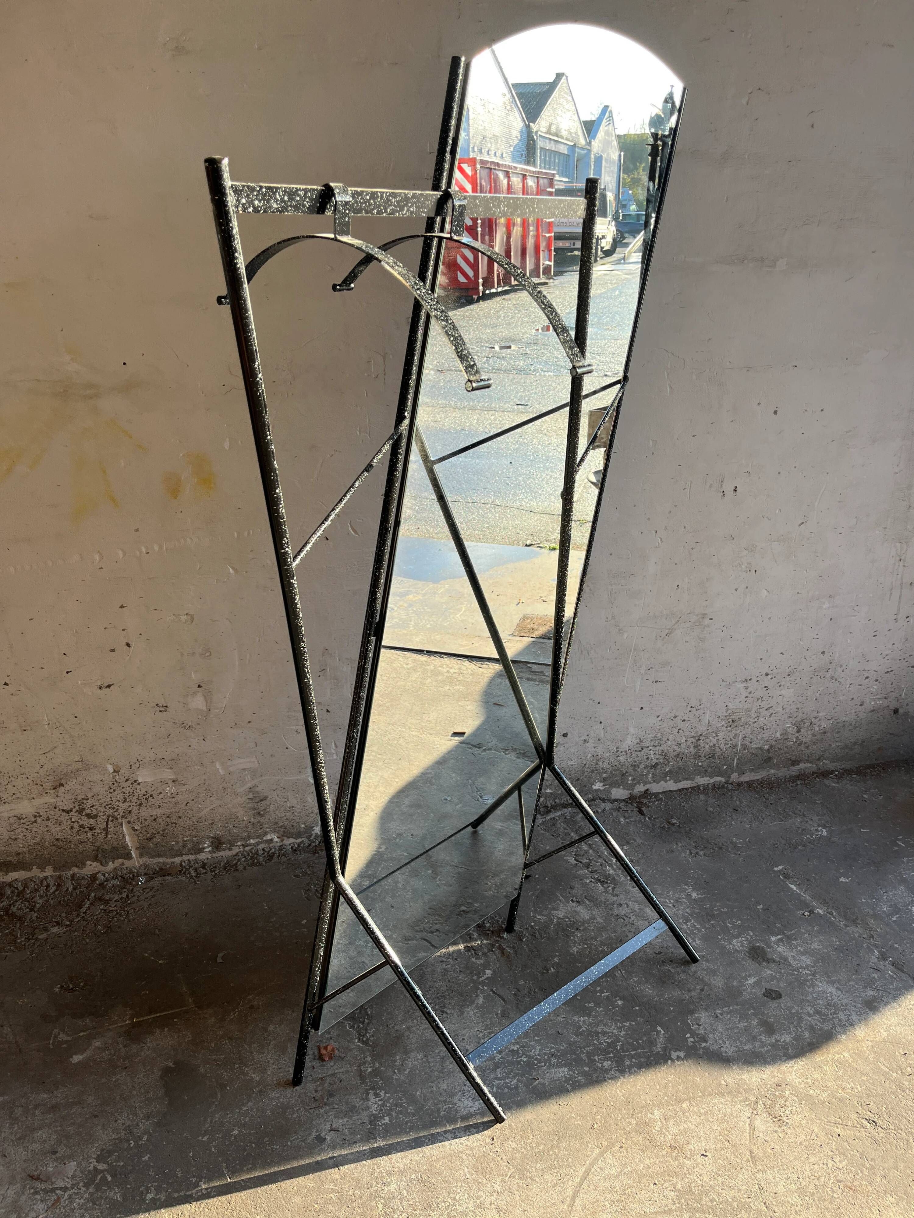 Coat rack with mirror in metal Memphis style (1980s)
