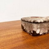 West German pottery box, fat lava WGP from the mid-century with lid, 1960s.