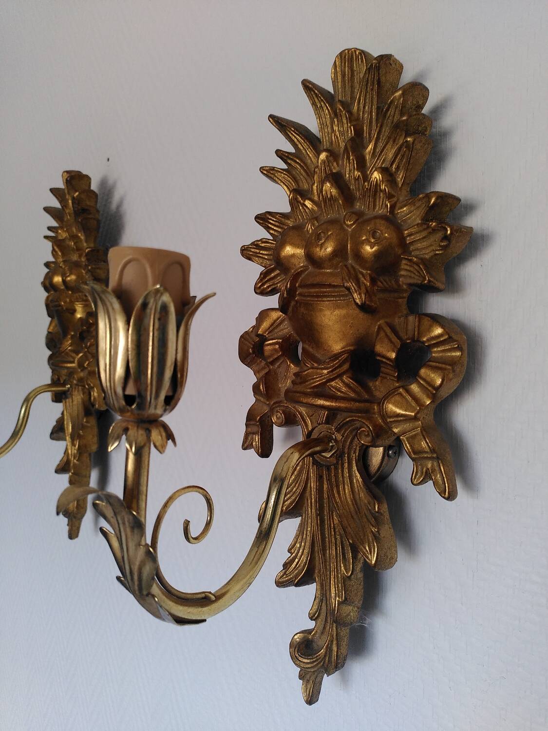 Paire d'appliques en bois doré sculpté, Italie