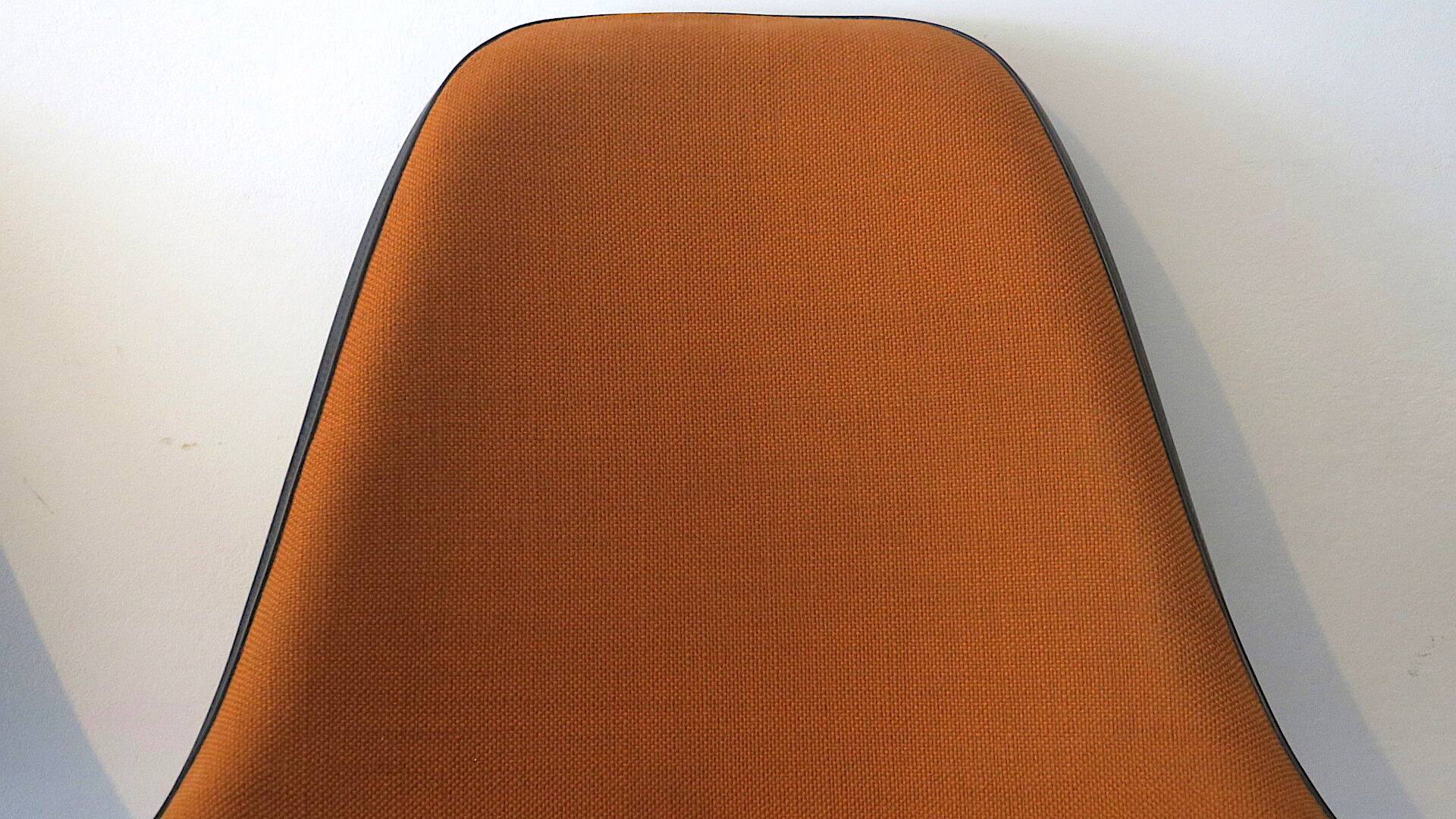 Fiberglass and hopsack chair by Charles and Ray Eames for Hermann Miller, 1970s