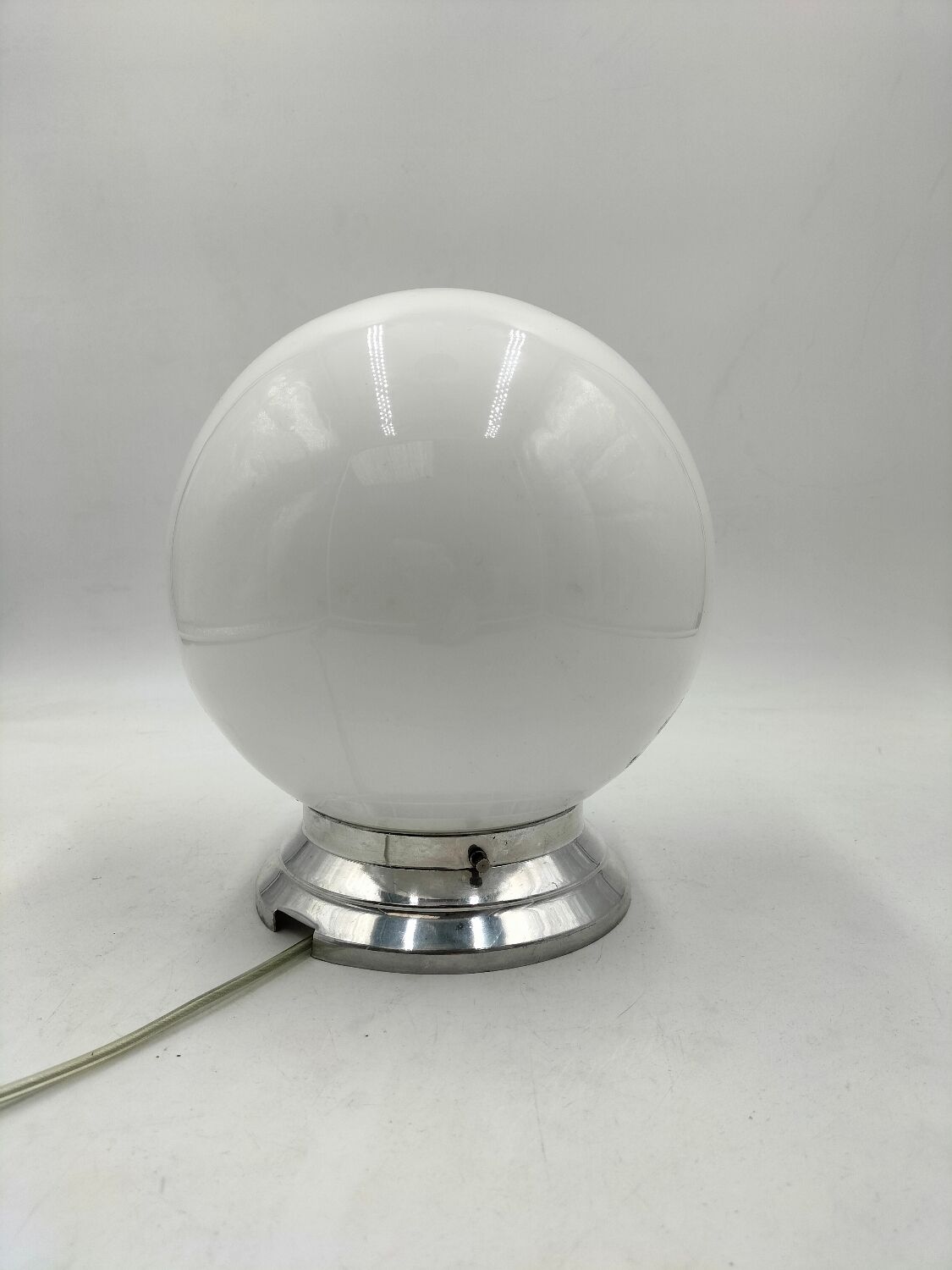 Opaline table lamp