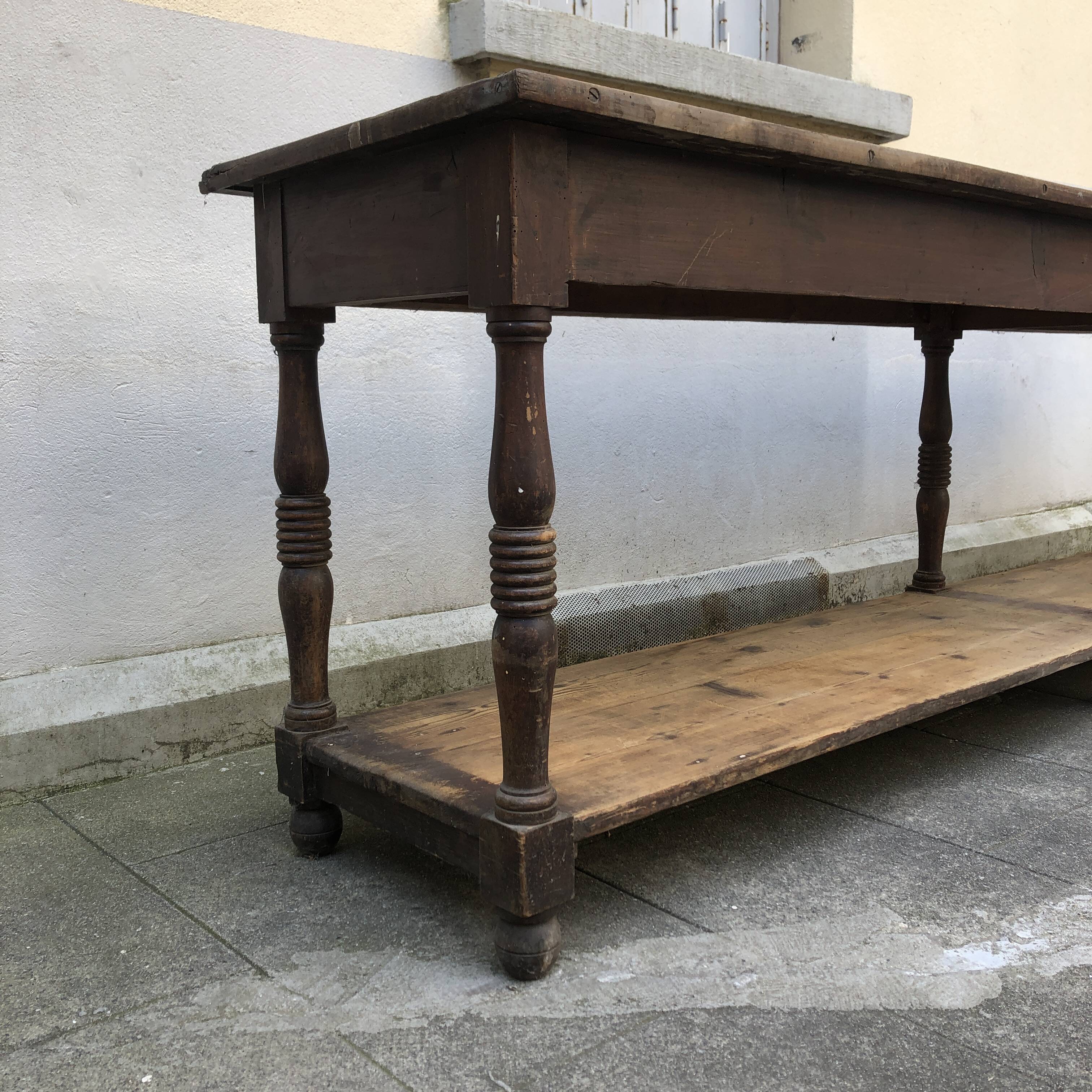 Cloth table