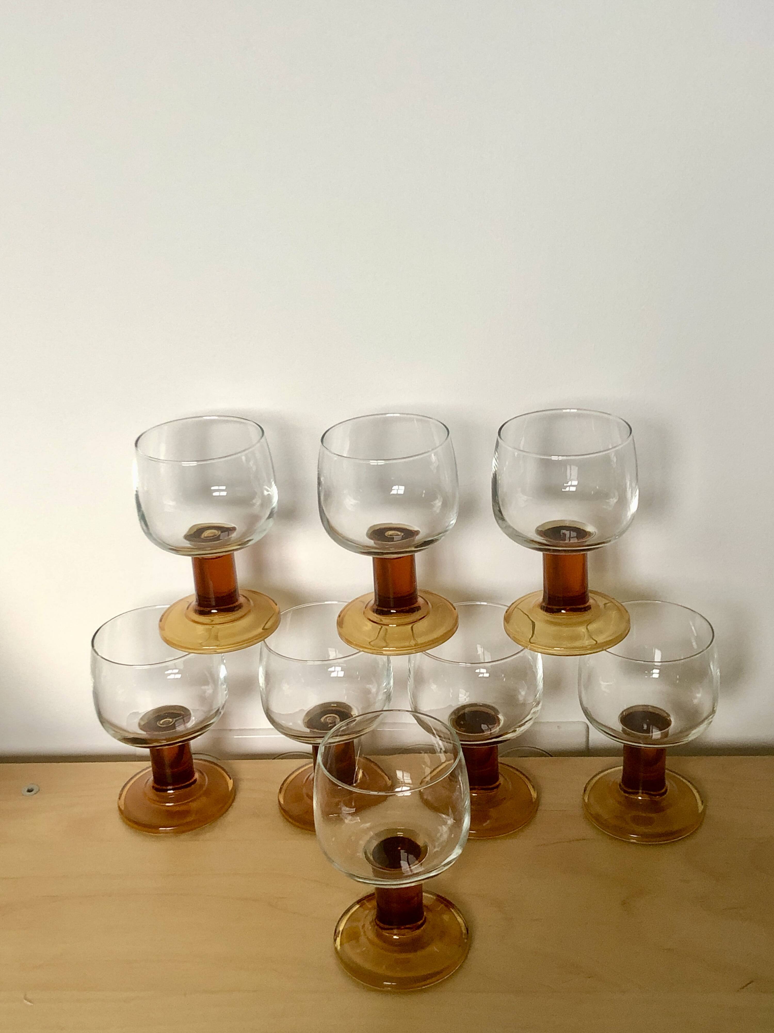 Lot 8 verres ambrés années 60