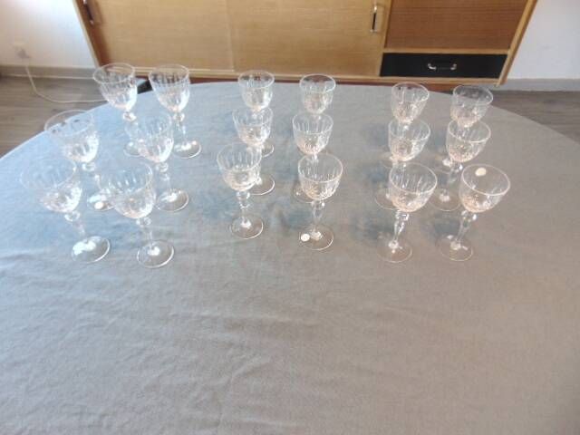 Service de 18 verres en cristal de Lorraine