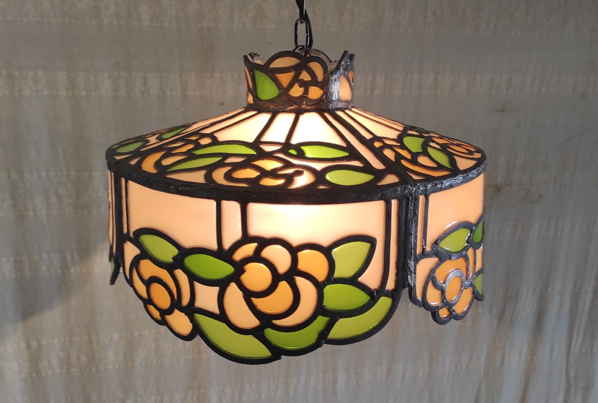 Tiffany-style glass and lead suspension - mid 20th century.